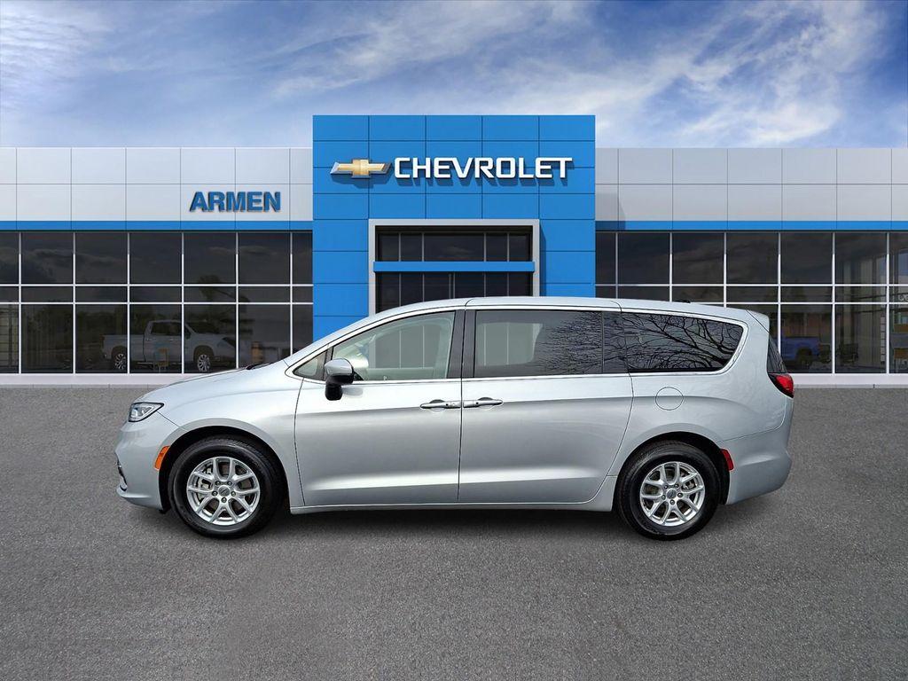 used 2023 Chrysler Pacifica car, priced at $27,995