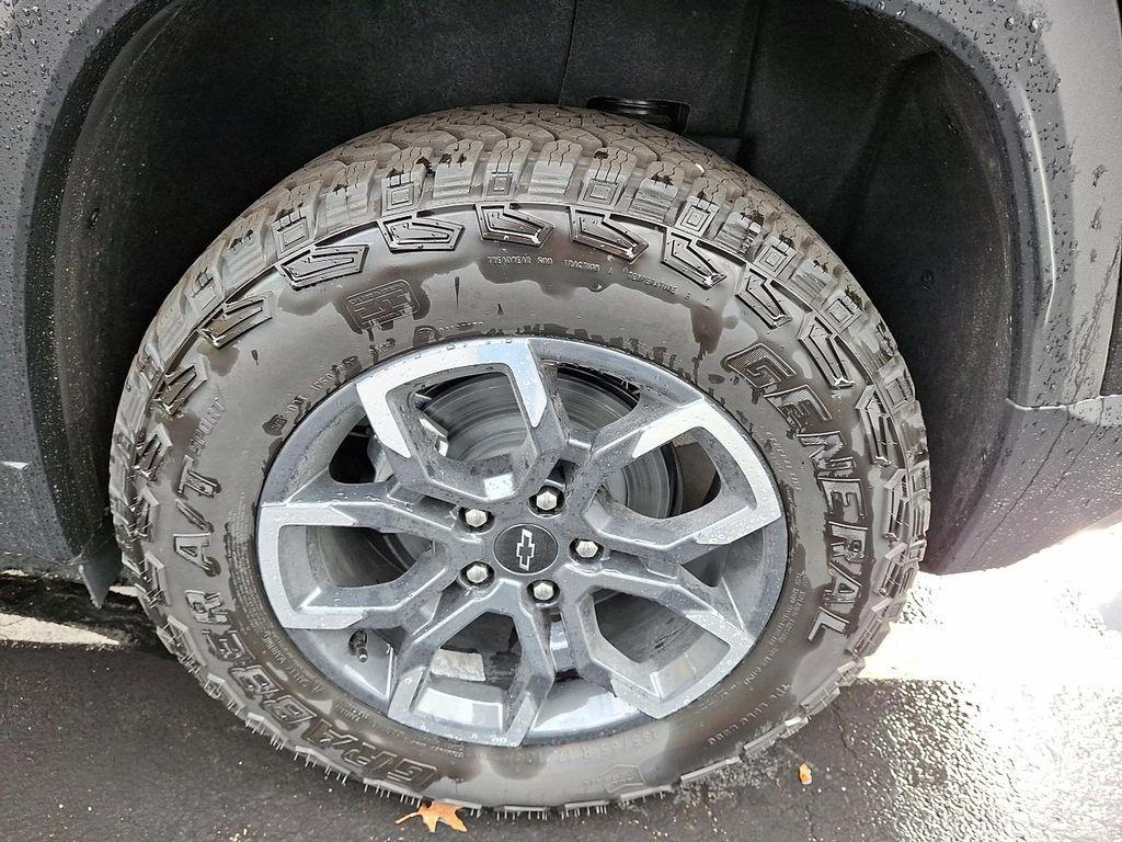 new 2026 Chevrolet Equinox car, priced at $38,395