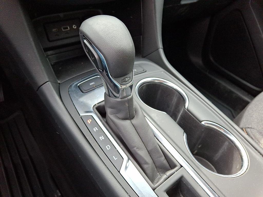 used 2024 Chevrolet Equinox car, priced at $22,995