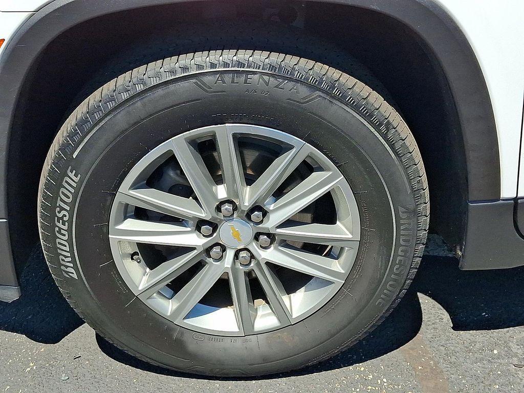 used 2023 Chevrolet Traverse car, priced at $32,678