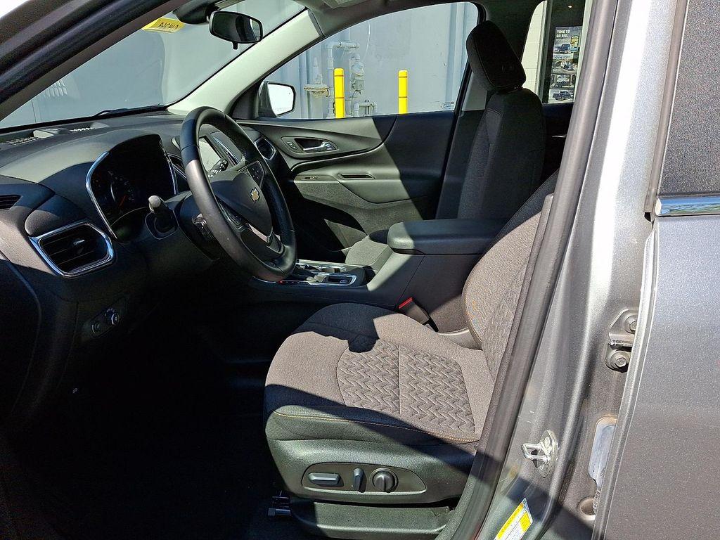 used 2023 Chevrolet Equinox car, priced at $22,712