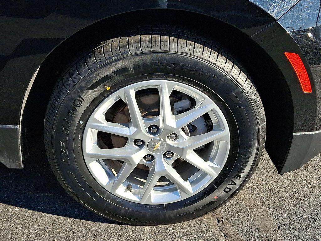 used 2024 Chevrolet Equinox car, priced at $21,444