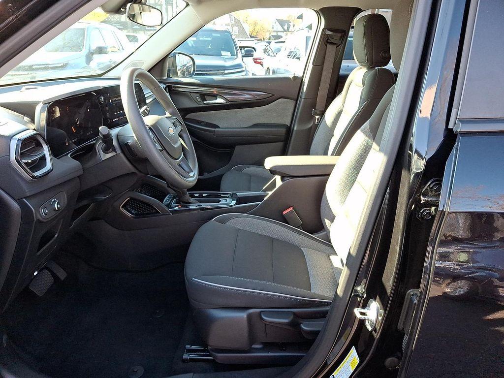 used 2025 Chevrolet TrailBlazer car, priced at $22,222