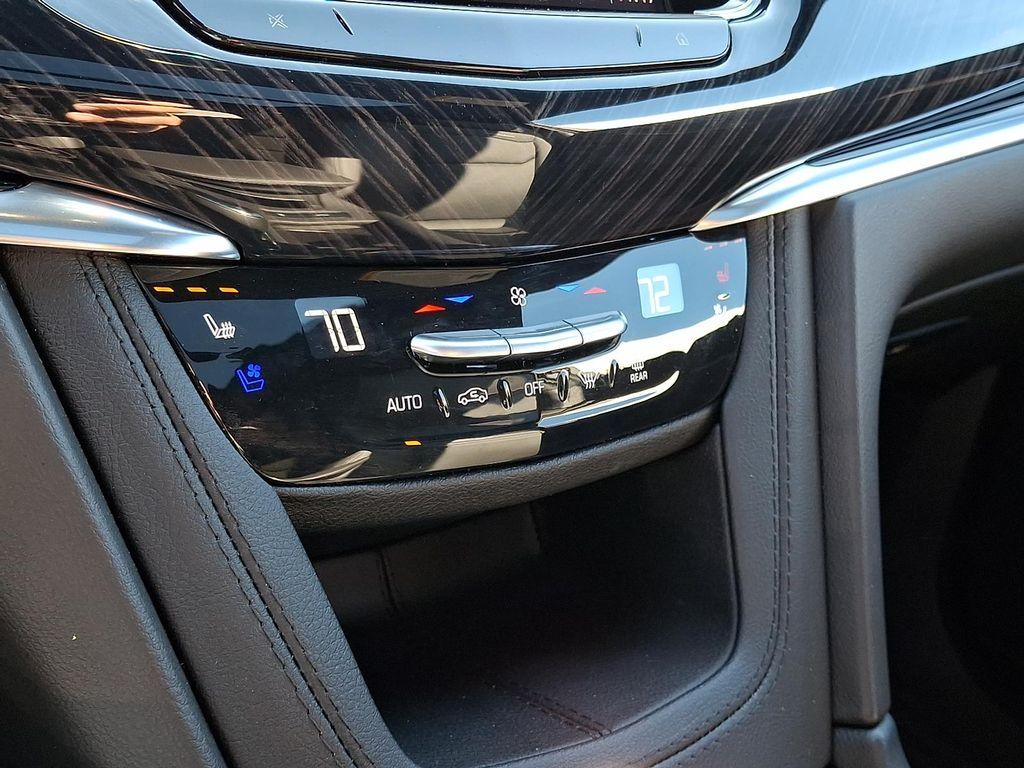 used 2025 Cadillac XT6 car, priced at $41,999