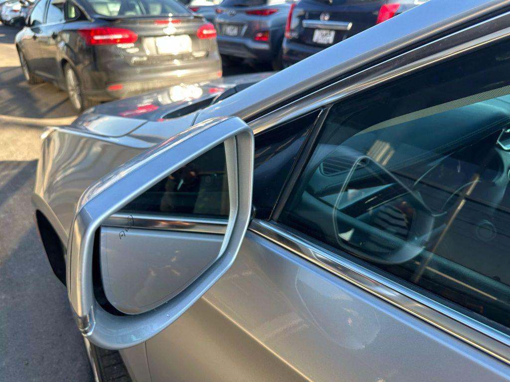 2017 Radiant Silver Metallic Cadillac XTS