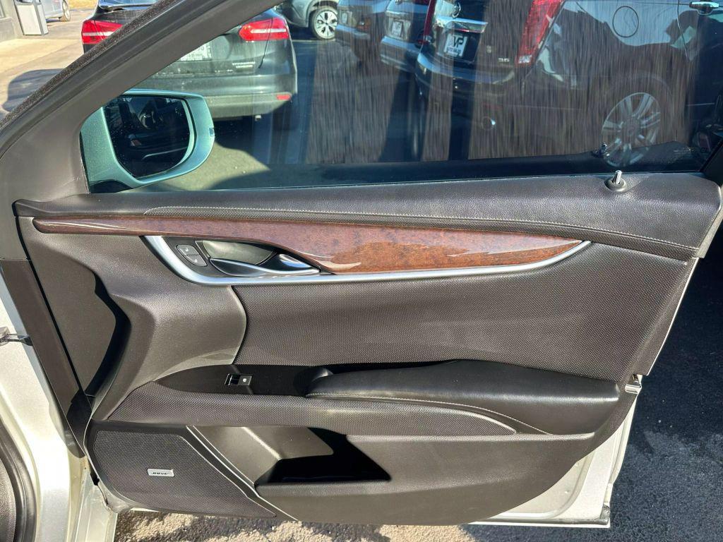 2017 Radiant Silver Metallic Cadillac XTS