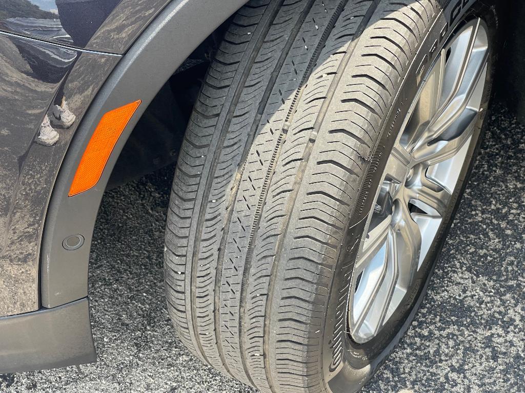 2022 Metallic Cadillac XT4