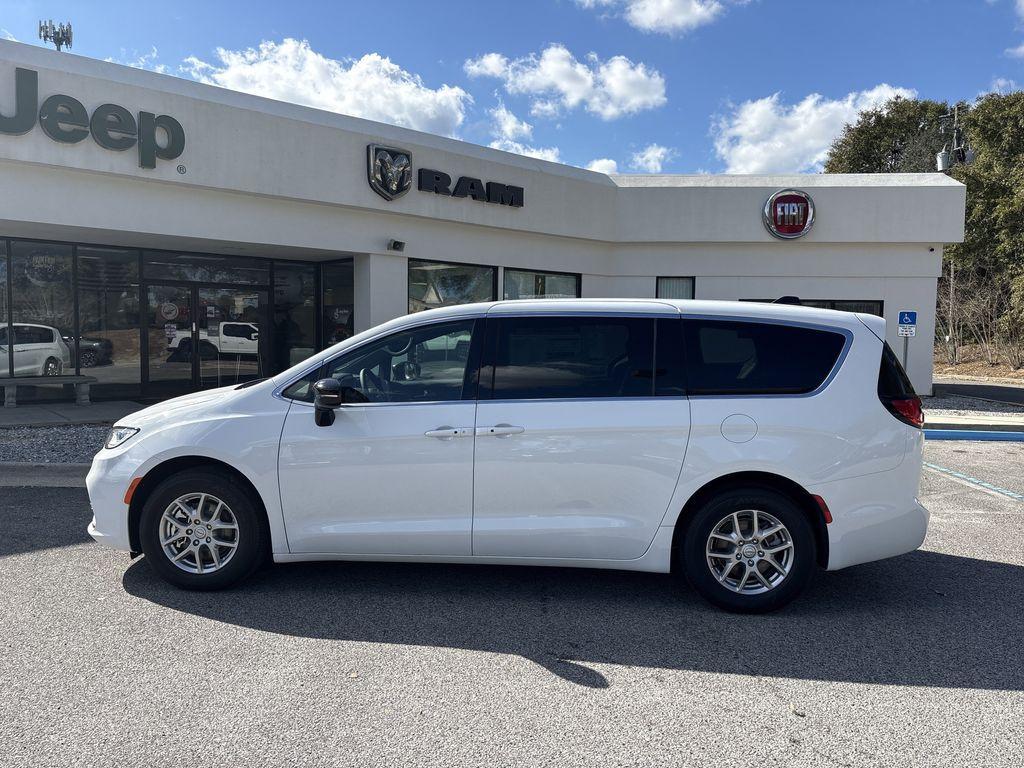 new 2026 Chrysler Pacifica car, priced at $40,498