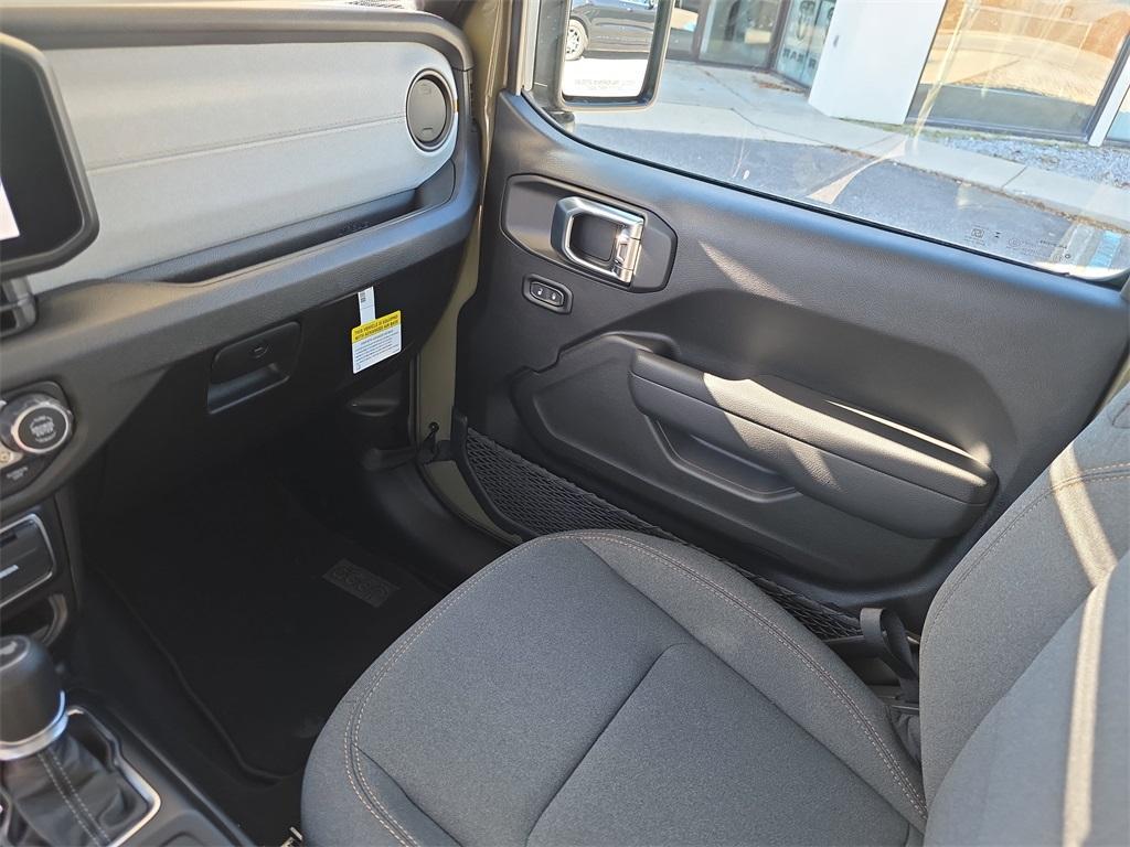 new 2026 Jeep Wrangler car, priced at $39,992