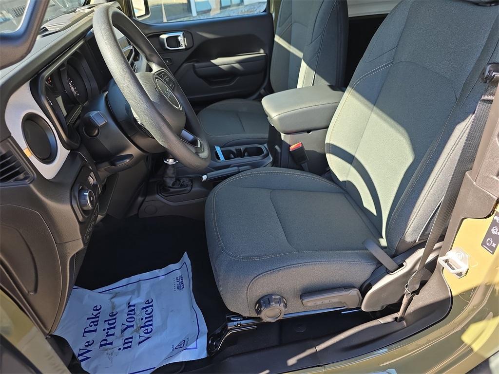 new 2026 Jeep Wrangler car, priced at $39,992