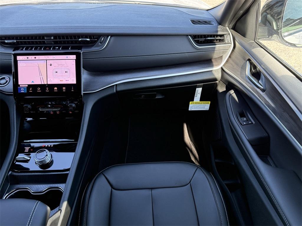 new 2025 Jeep Grand Cherokee car, priced at $45,422