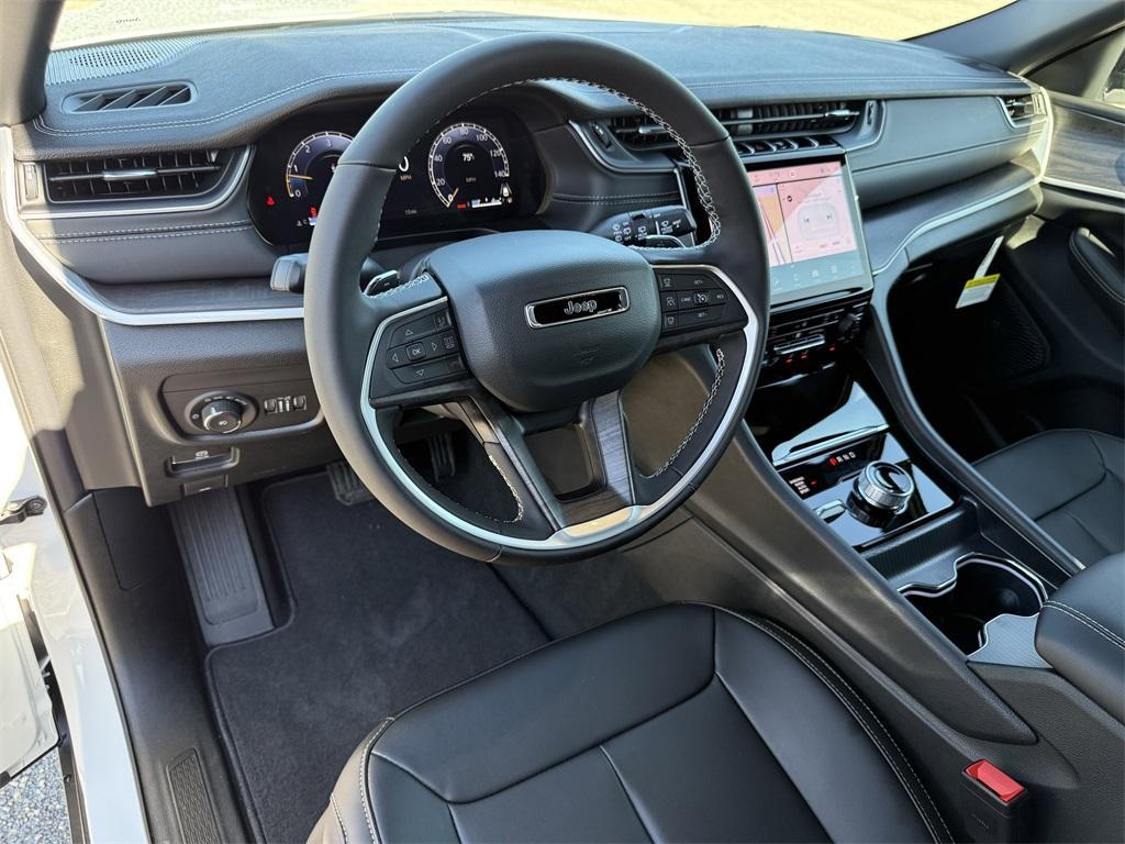 new 2025 Jeep Grand Cherokee car, priced at $45,422
