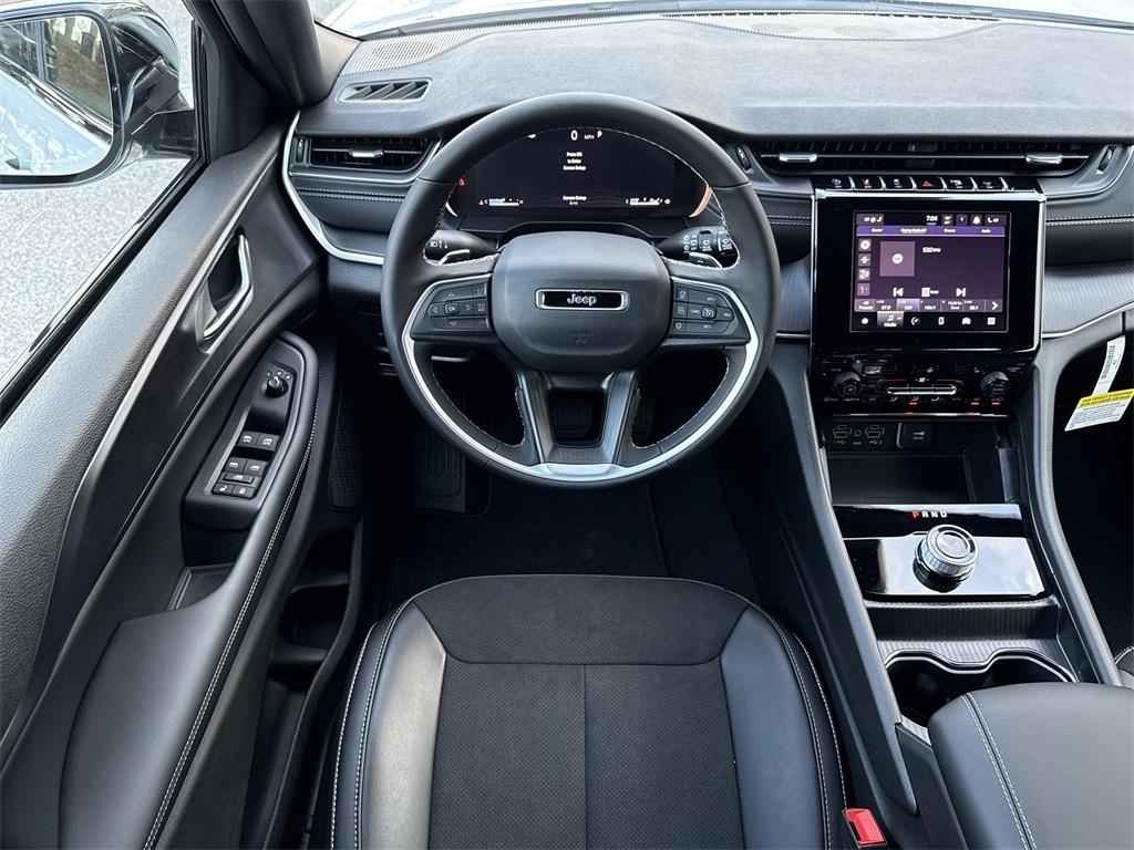 new 2025 Jeep Grand Cherokee car, priced at $36,075