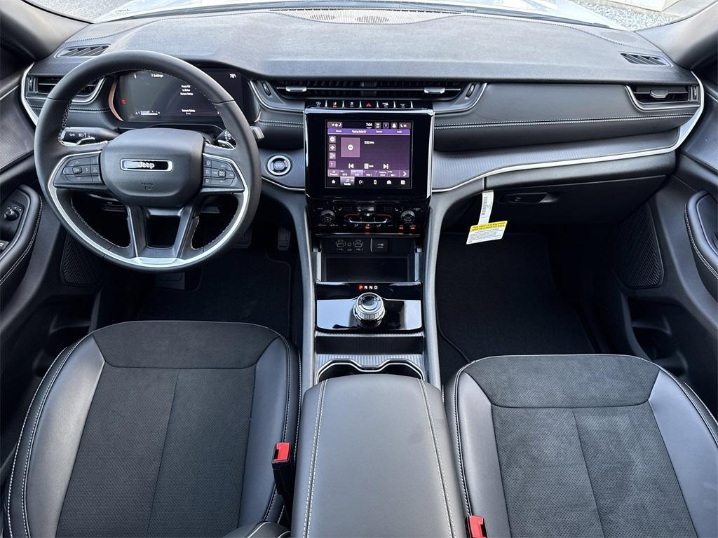 new 2025 Jeep Grand Cherokee car, priced at $36,075