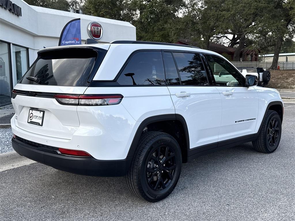 new 2025 Jeep Grand Cherokee car, priced at $36,075