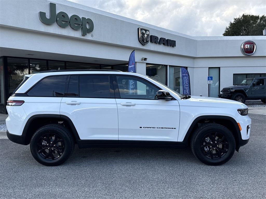 new 2025 Jeep Grand Cherokee car, priced at $36,075