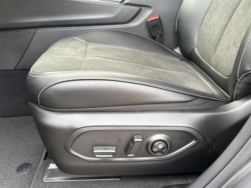 new 2025 Jeep Grand Cherokee car, priced at $36,625