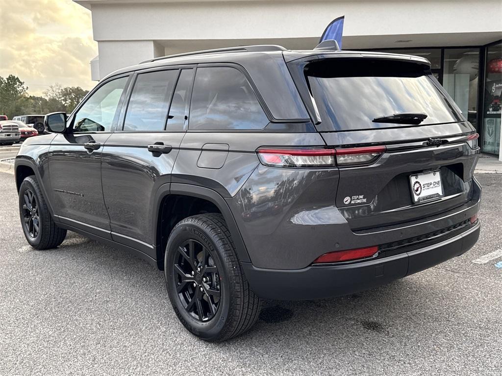 new 2025 Jeep Grand Cherokee car, priced at $36,625