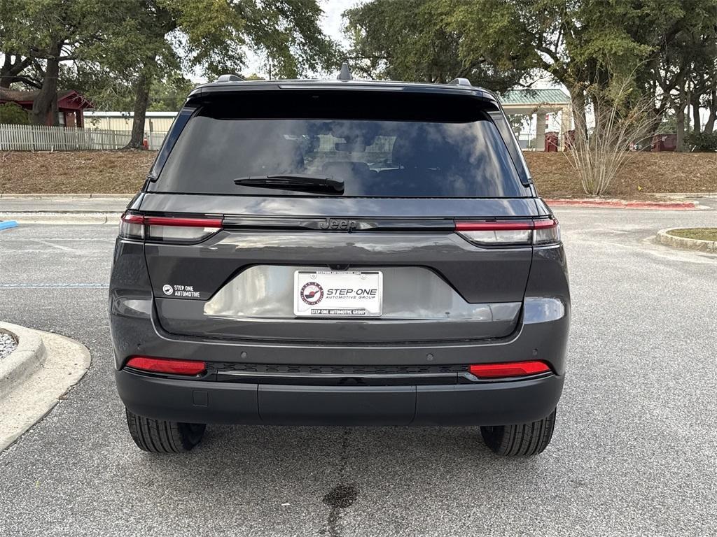 new 2025 Jeep Grand Cherokee car, priced at $36,625