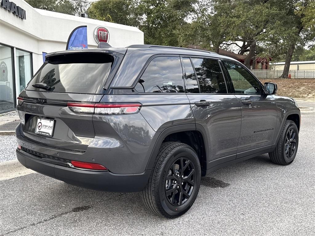 new 2025 Jeep Grand Cherokee car, priced at $36,625