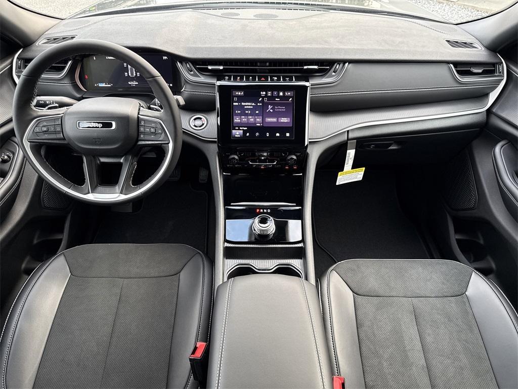 new 2025 Jeep Grand Cherokee car, priced at $36,625