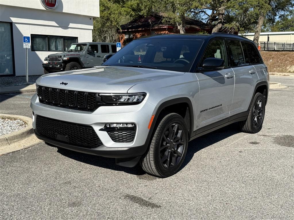 new 2025 Jeep Grand Cherokee car, priced at $47,481