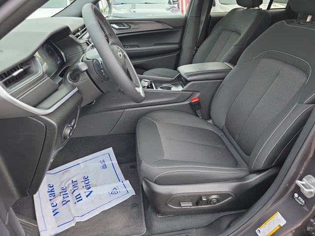 new 2025 Jeep Grand Cherokee car, priced at $32,620