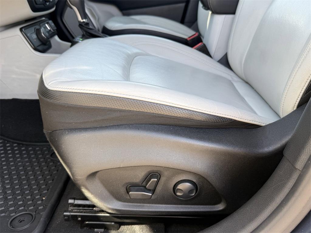 used 2022 Jeep Renegade car, priced at $18,387