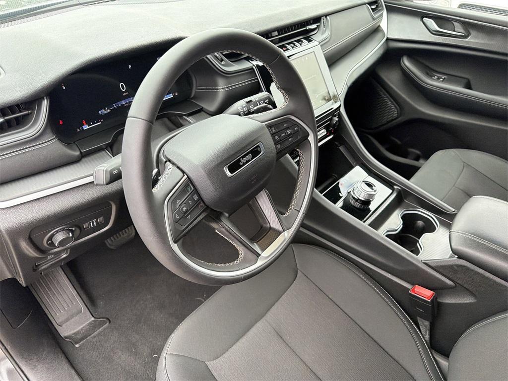 new 2025 Jeep Grand Cherokee car, priced at $29,973