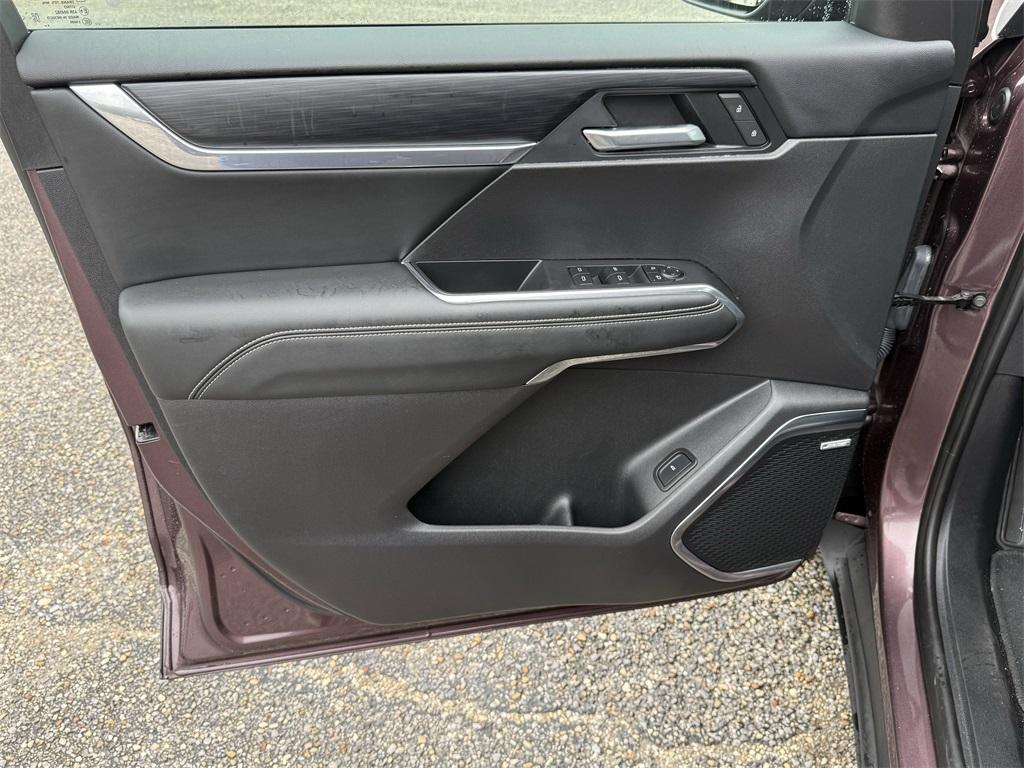 used 2025 GMC Acadia car, priced at $37,837