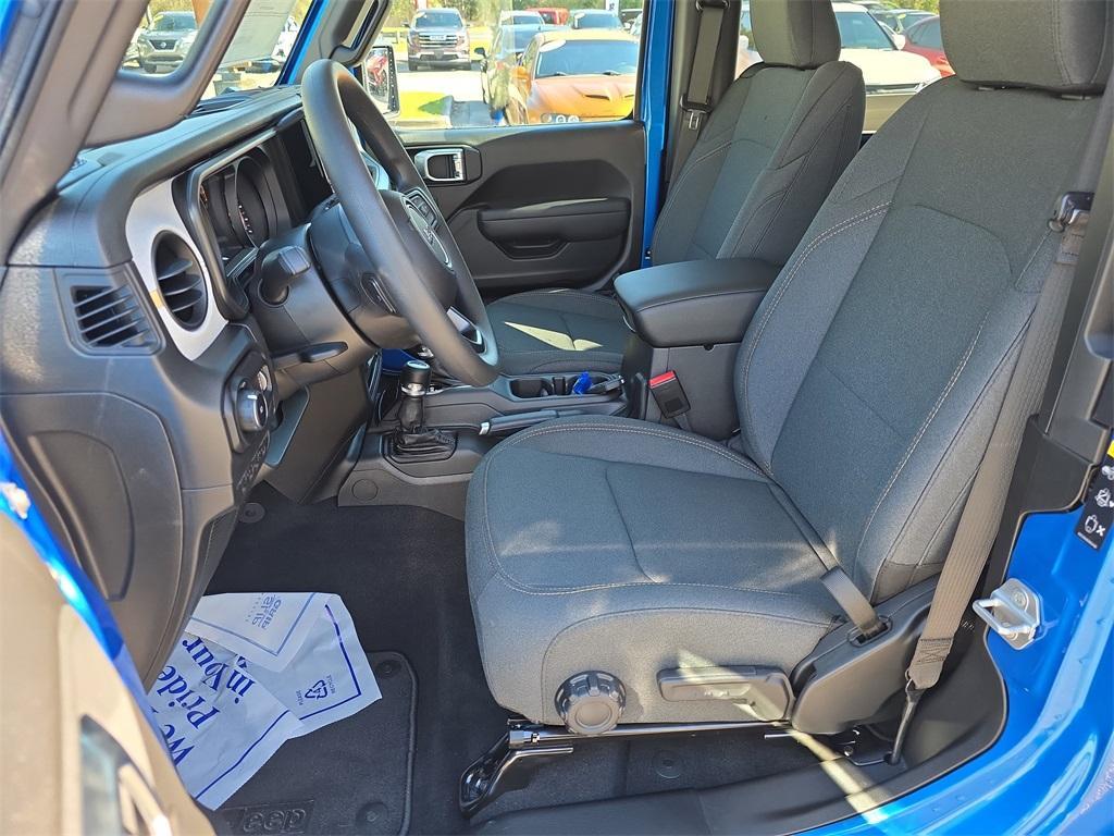 new 2026 Jeep Wrangler car, priced at $39,421