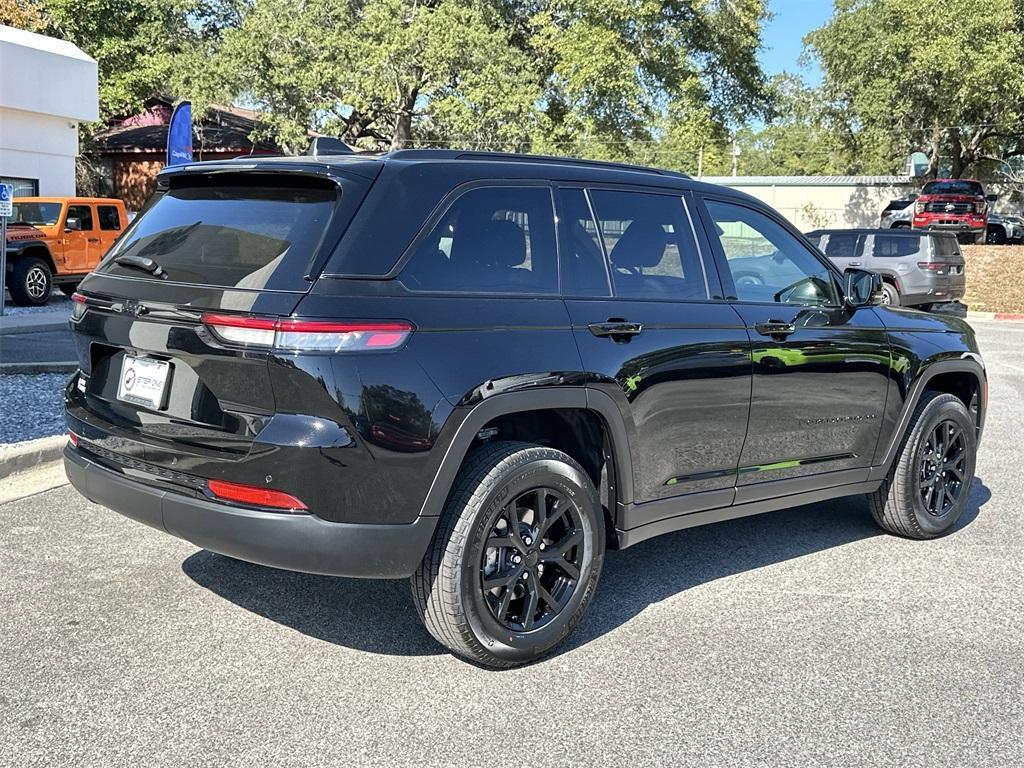 new 2025 Jeep Grand Cherokee car, priced at $36,625