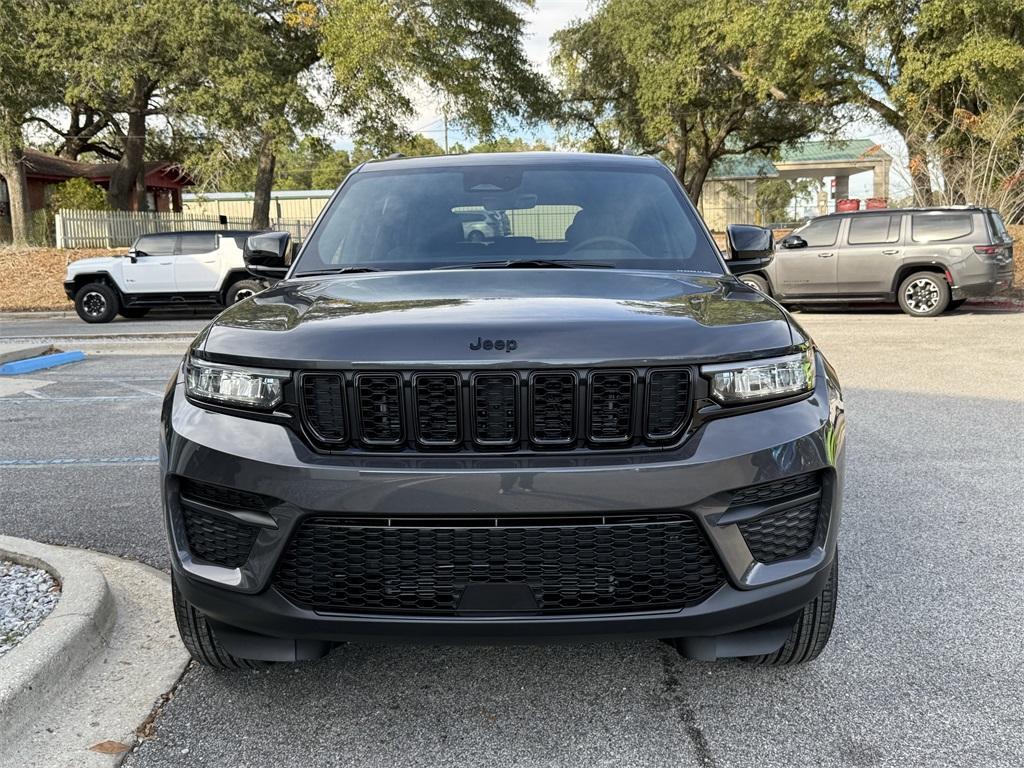 new 2025 Jeep Grand Cherokee car, priced at $38,475