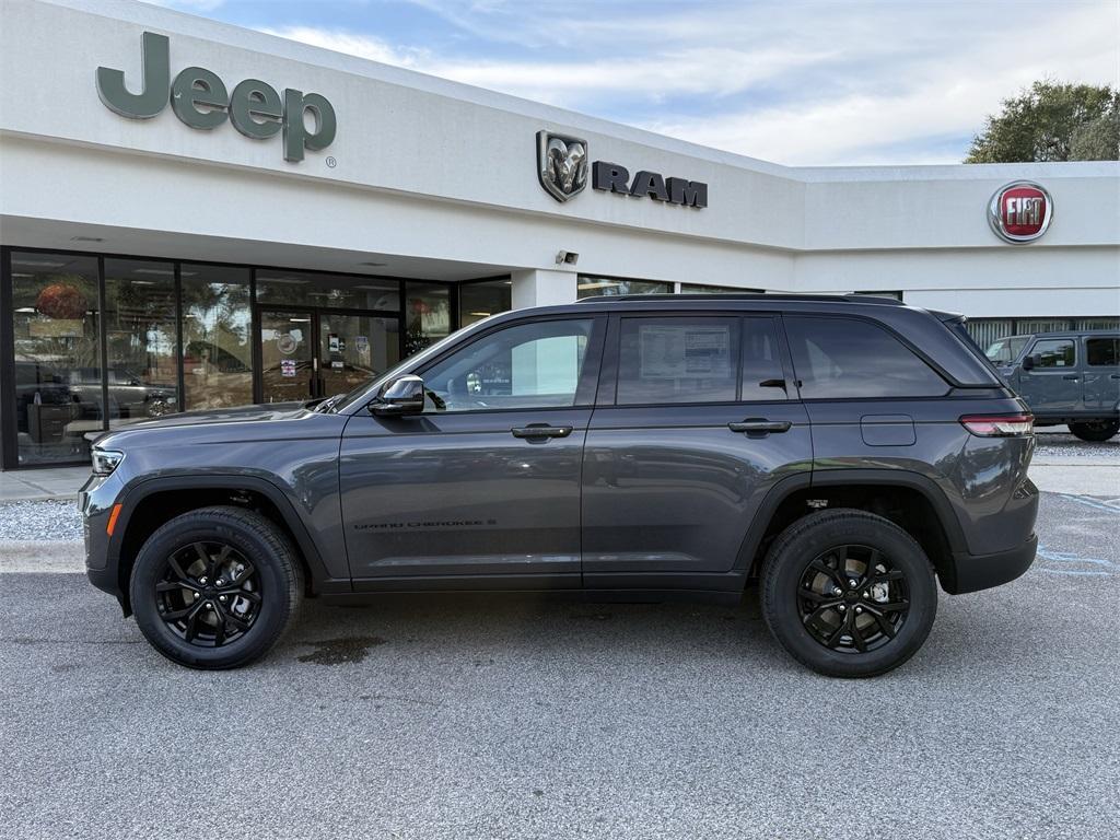 new 2025 Jeep Grand Cherokee car, priced at $38,475