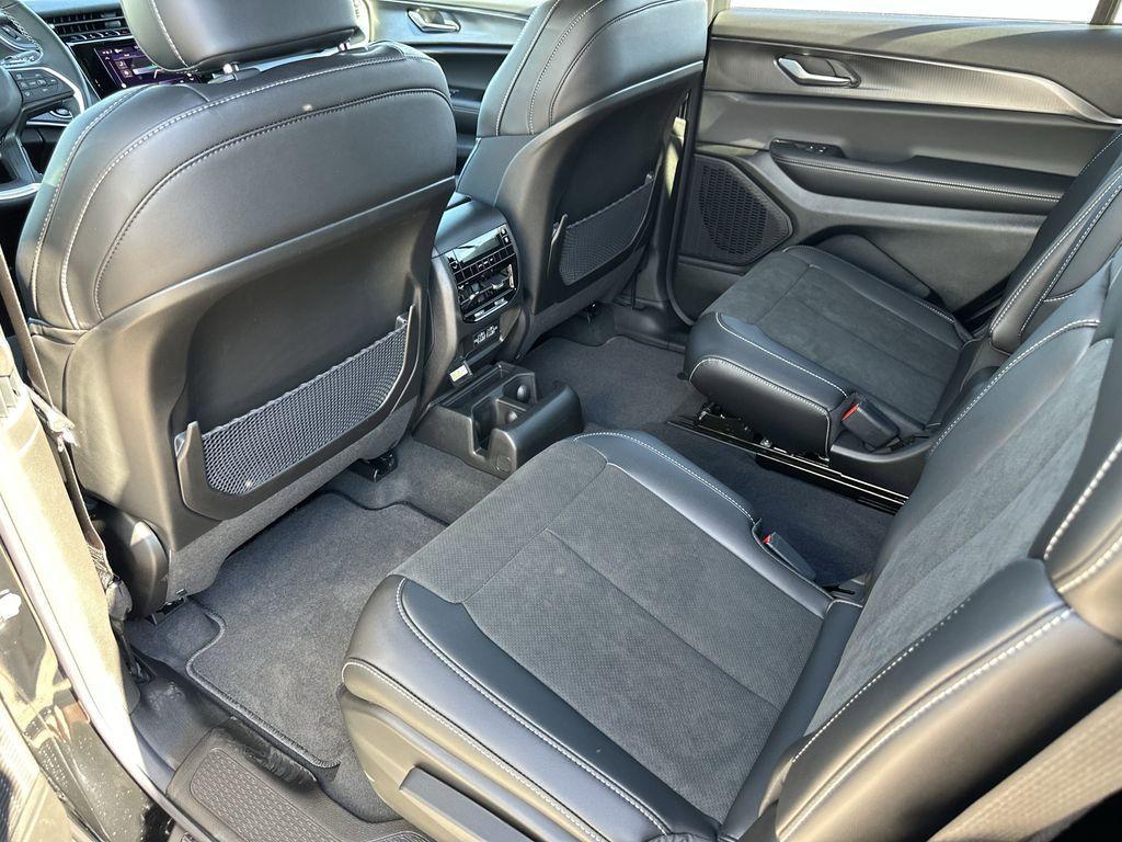 new 2025 Jeep Grand Cherokee L car, priced at $40,075