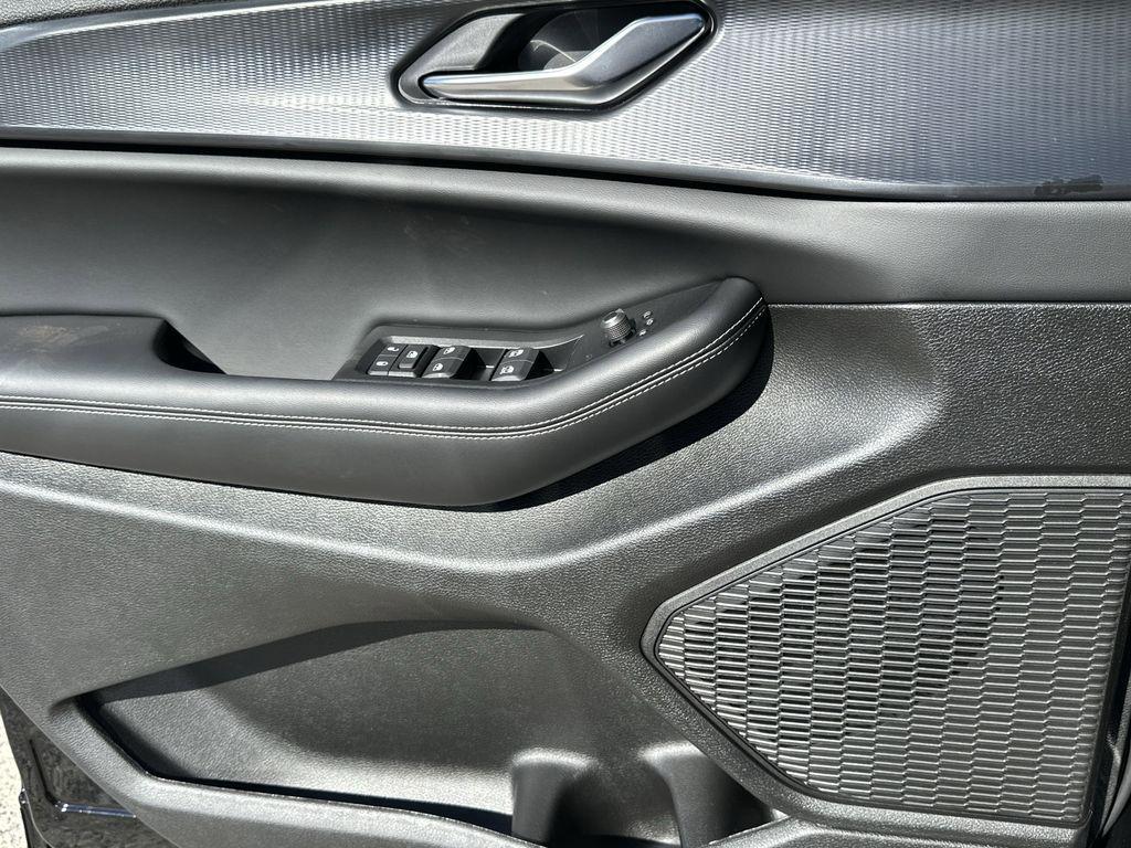 new 2025 Jeep Grand Cherokee L car, priced at $40,075