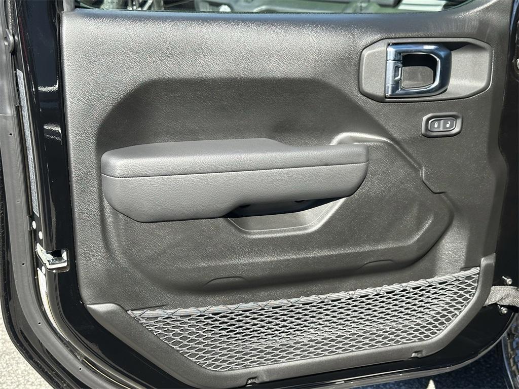 new 2026 Jeep Wrangler car, priced at $34,679