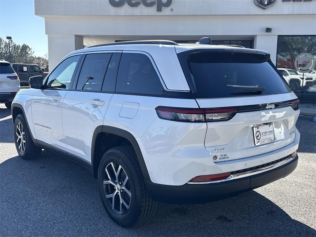 new 2025 Jeep Grand Cherokee car, priced at $43,169
