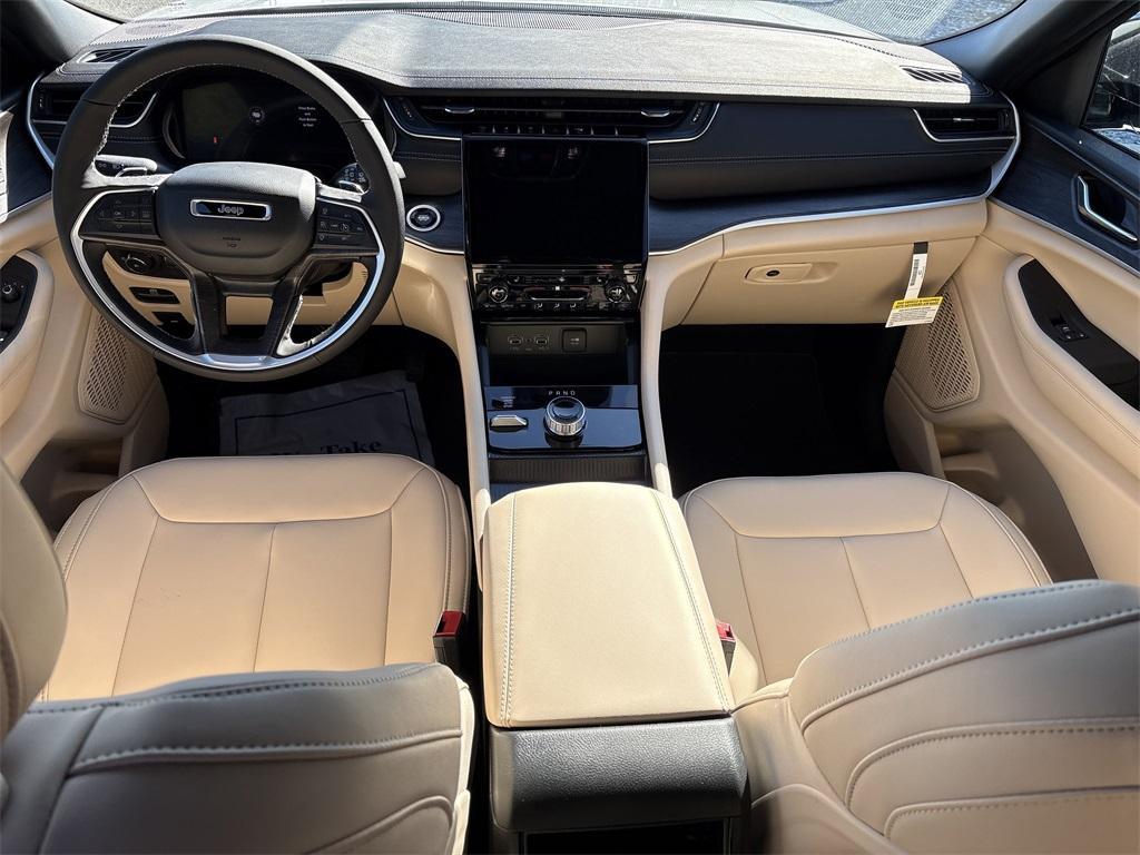 new 2025 Jeep Grand Cherokee car, priced at $43,169
