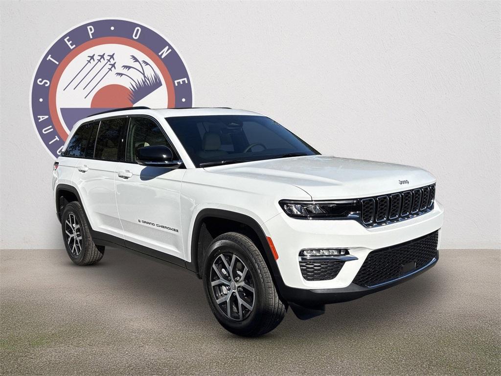 new 2025 Jeep Grand Cherokee car, priced at $43,169