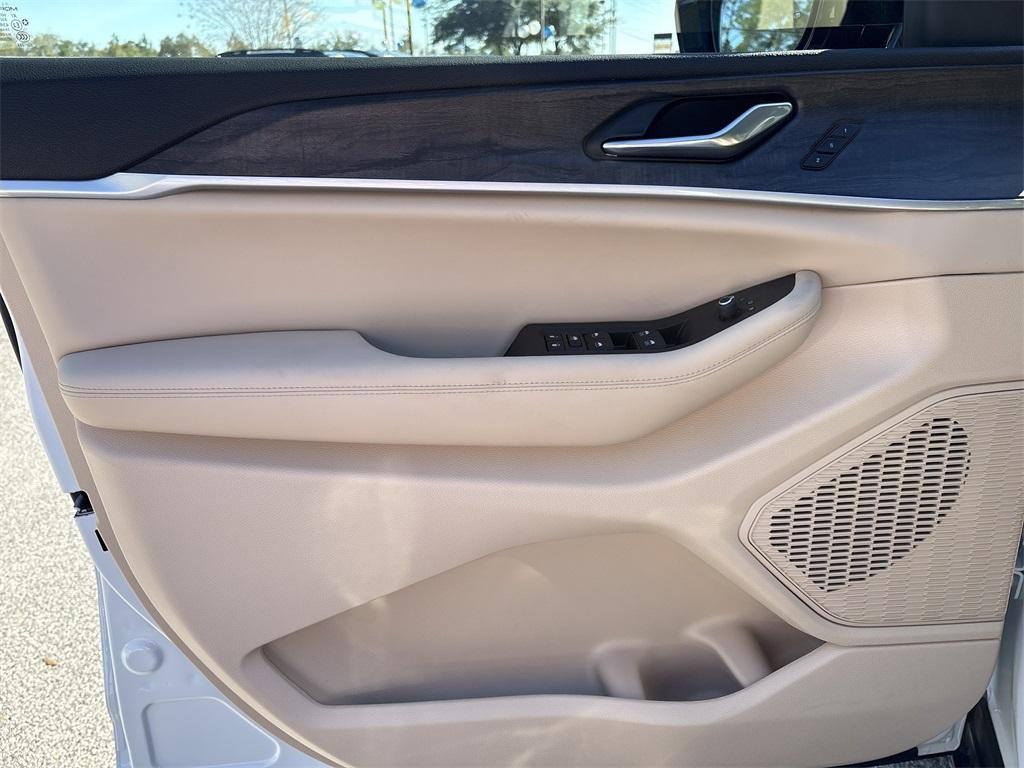 new 2025 Jeep Grand Cherokee car, priced at $43,169