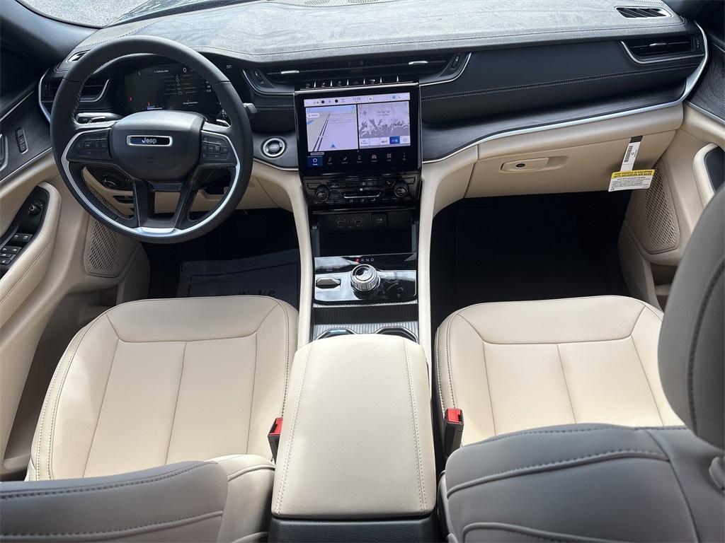 new 2025 Jeep Grand Cherokee car, priced at $41,977