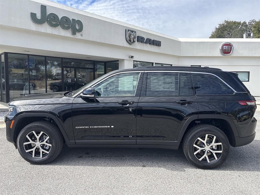 new 2025 Jeep Grand Cherokee car, priced at $41,977