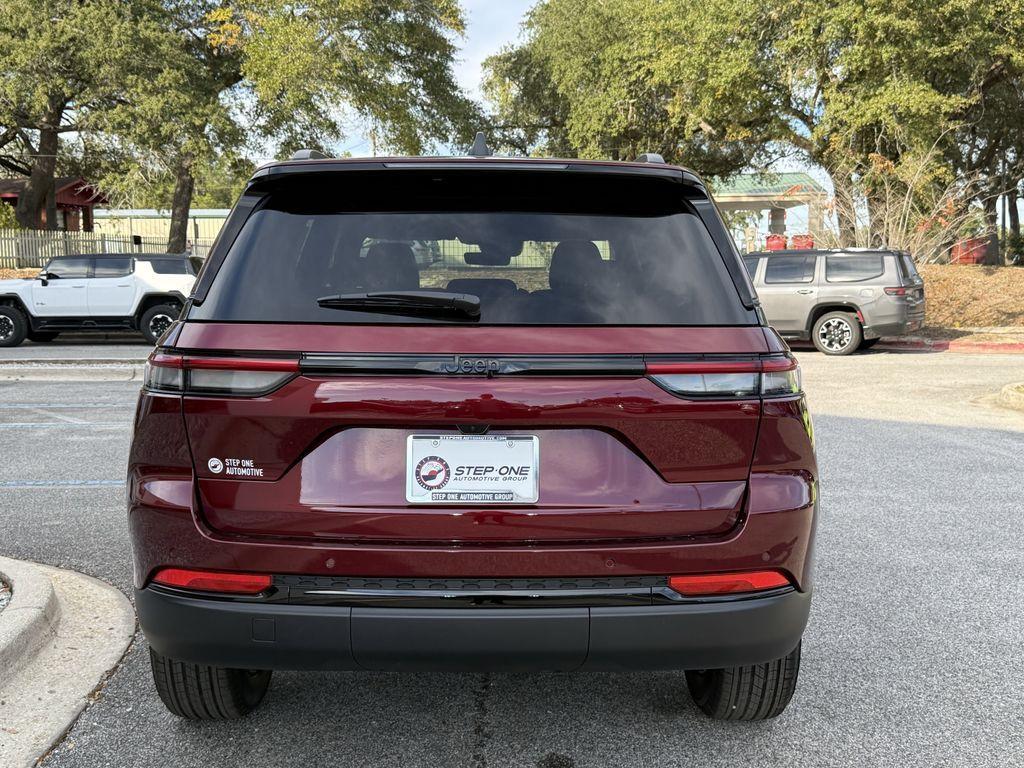 new 2025 Jeep Grand Cherokee car, priced at $34,625