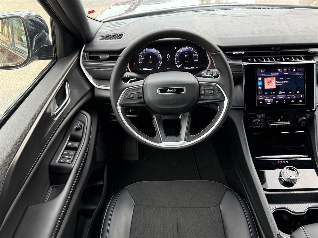 new 2025 Jeep Grand Cherokee car, priced at $36,625