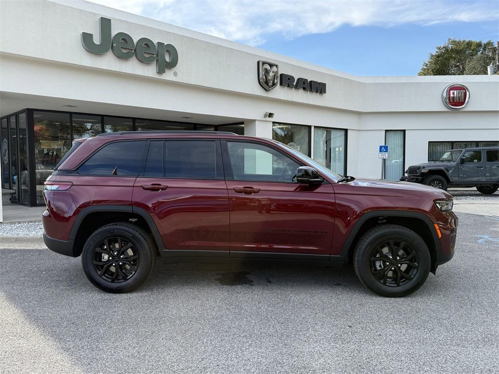 new 2025 Jeep Grand Cherokee car, priced at $36,625