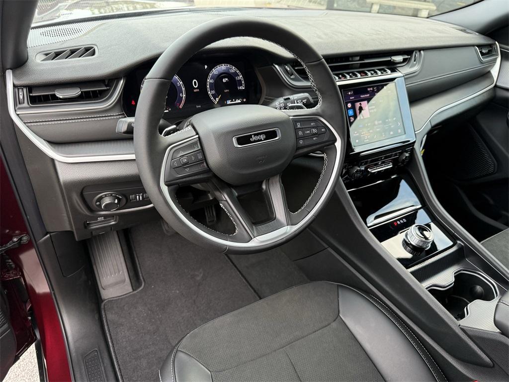 new 2025 Jeep Grand Cherokee car, priced at $36,625