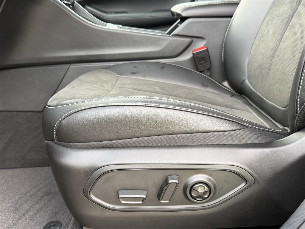 new 2025 Jeep Grand Cherokee car, priced at $36,625