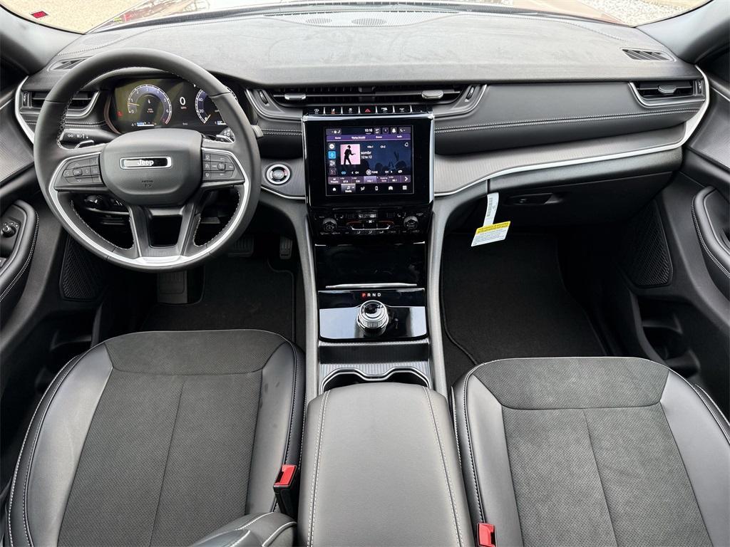 new 2025 Jeep Grand Cherokee car, priced at $36,625