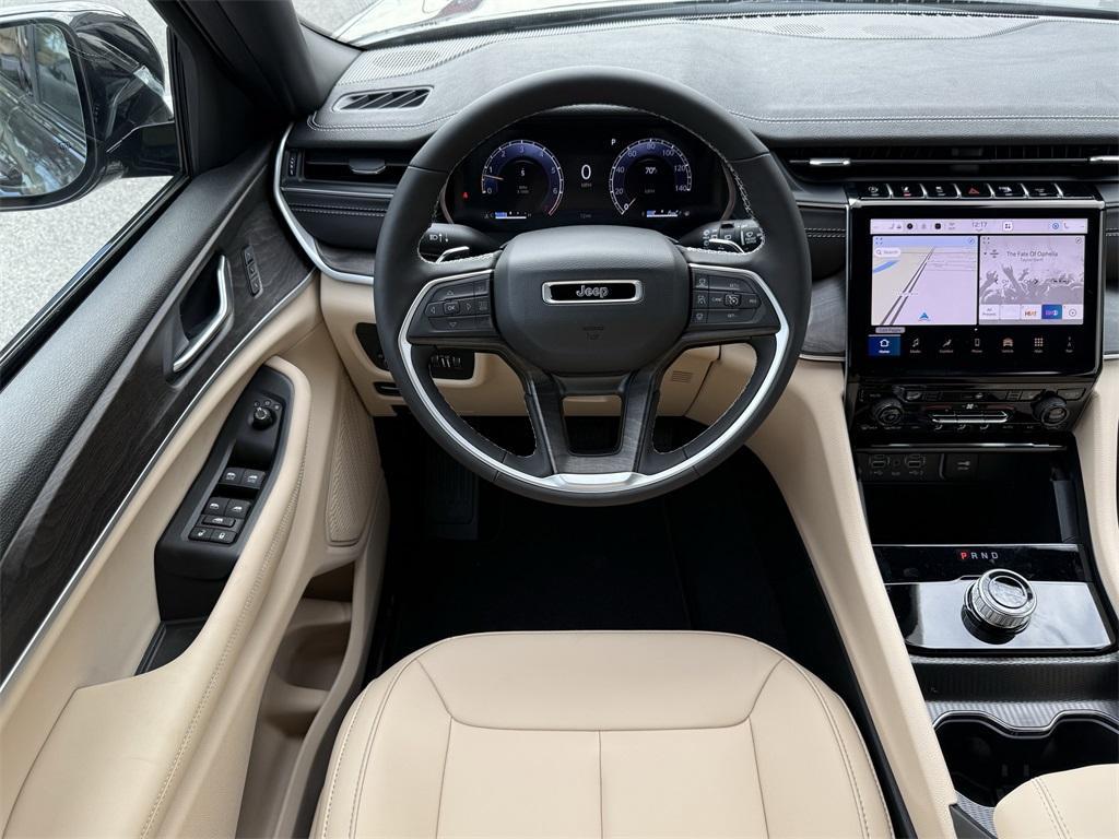 new 2025 Jeep Grand Cherokee car, priced at $37,583